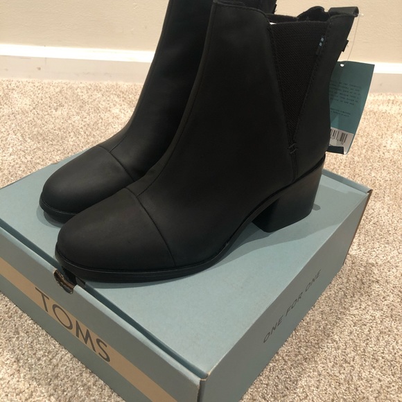 toms black leather boots